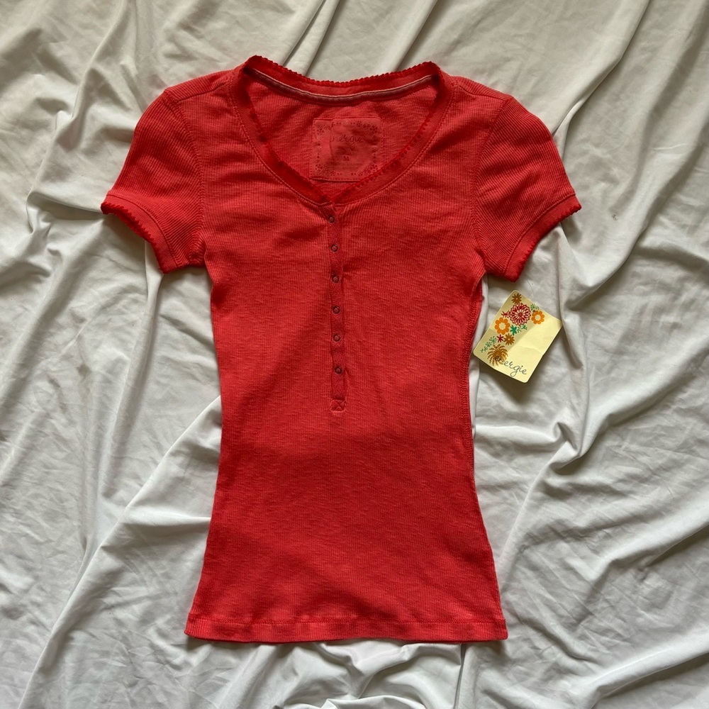 SOLD!! Energie deadstock henley short sleeve top